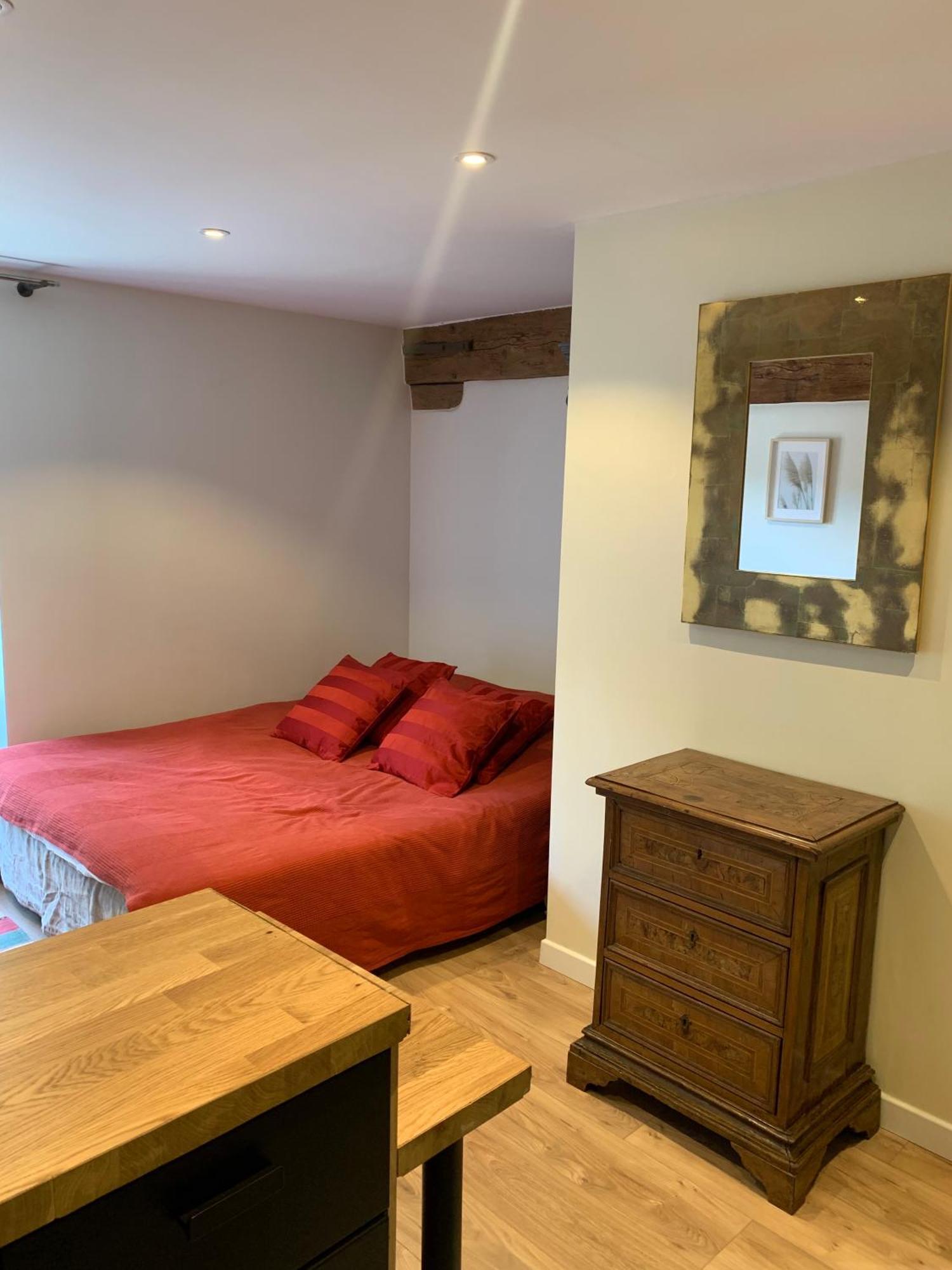 Maison D'Hotes Et Bien-Etre Ahimsa Verrieres-le-Buisson Room photo