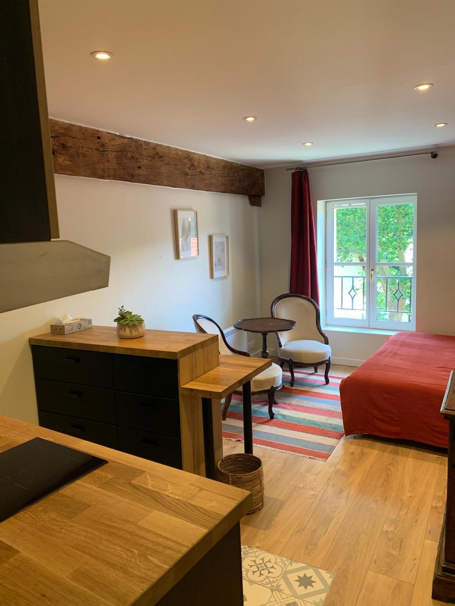 Maison D'Hotes Et Bien-Etre Ahimsa Verrieres-le-Buisson Room photo